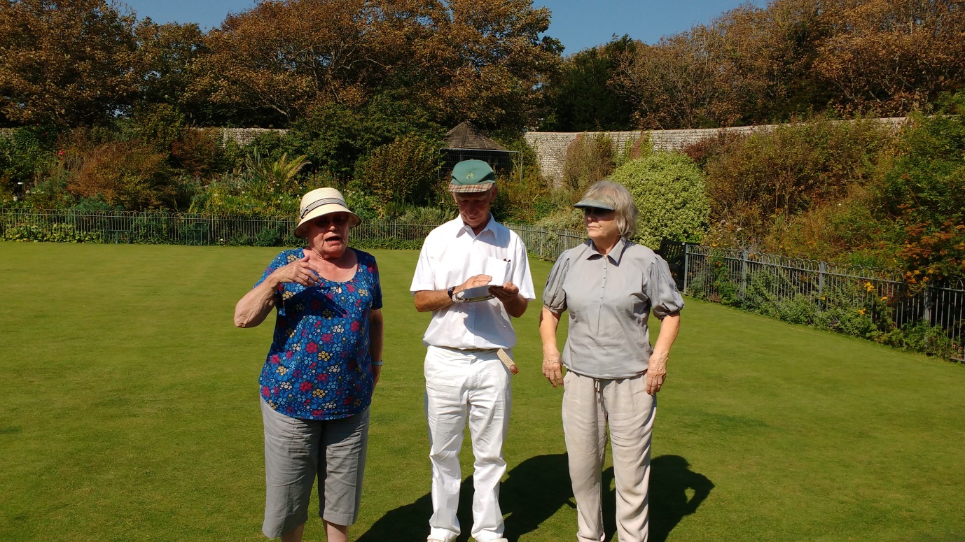 C:\Users\Brian\Documents\My Documents\Dad\Croquet Club\Chairman Newsletter\August 2019\Less Salver Winners 2019.jpg
